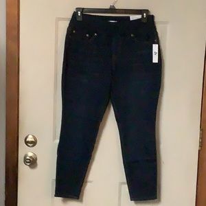 Christopher & Bank size XL dark denim pull on jean
